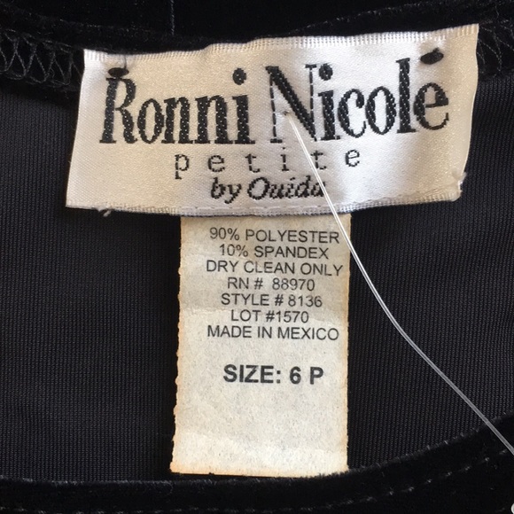 Ronni Nicole Petite Black Velvet Dress Sleeveless - Picture 8 of 8